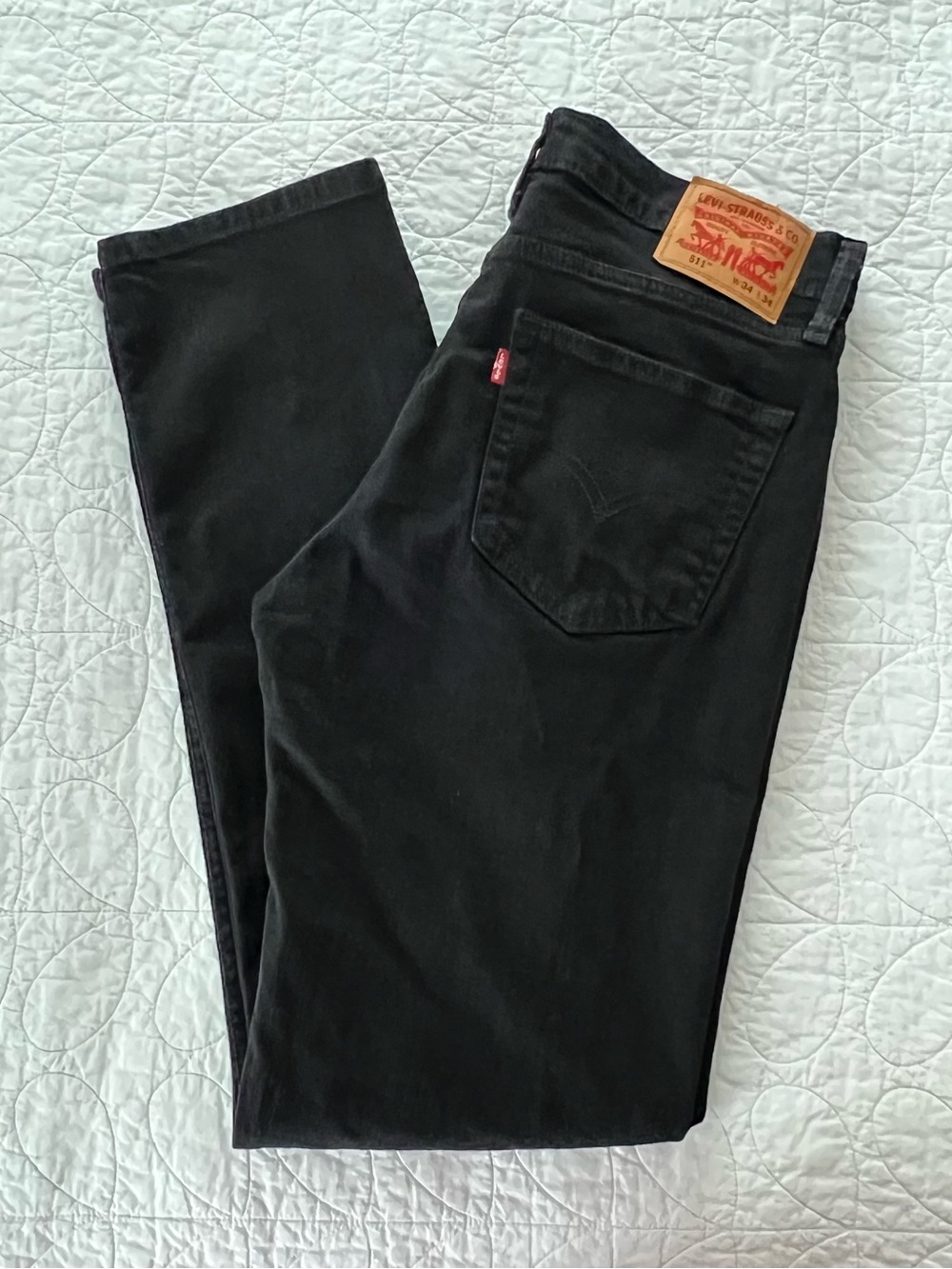 Levi's Men's Black 511 Slim Fit Jeans Classic Red Tab 5-Pocket GQ Americana